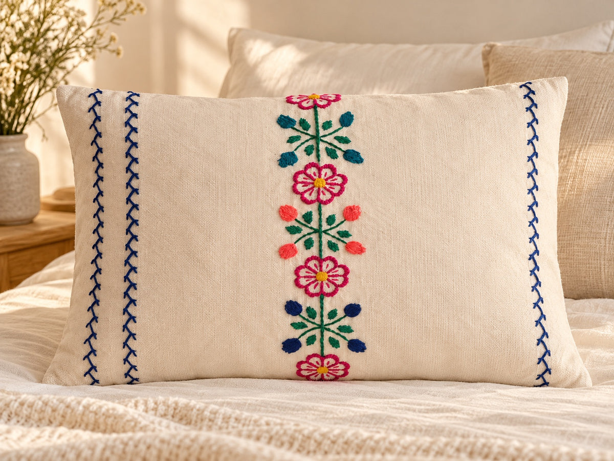 Funda de almohada bordada, en ambiente
