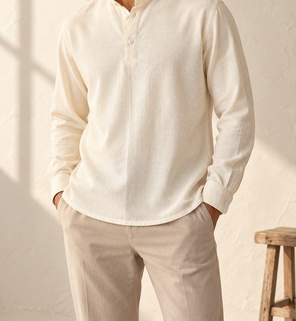 Camisa cuello mao cerrada en look editorial