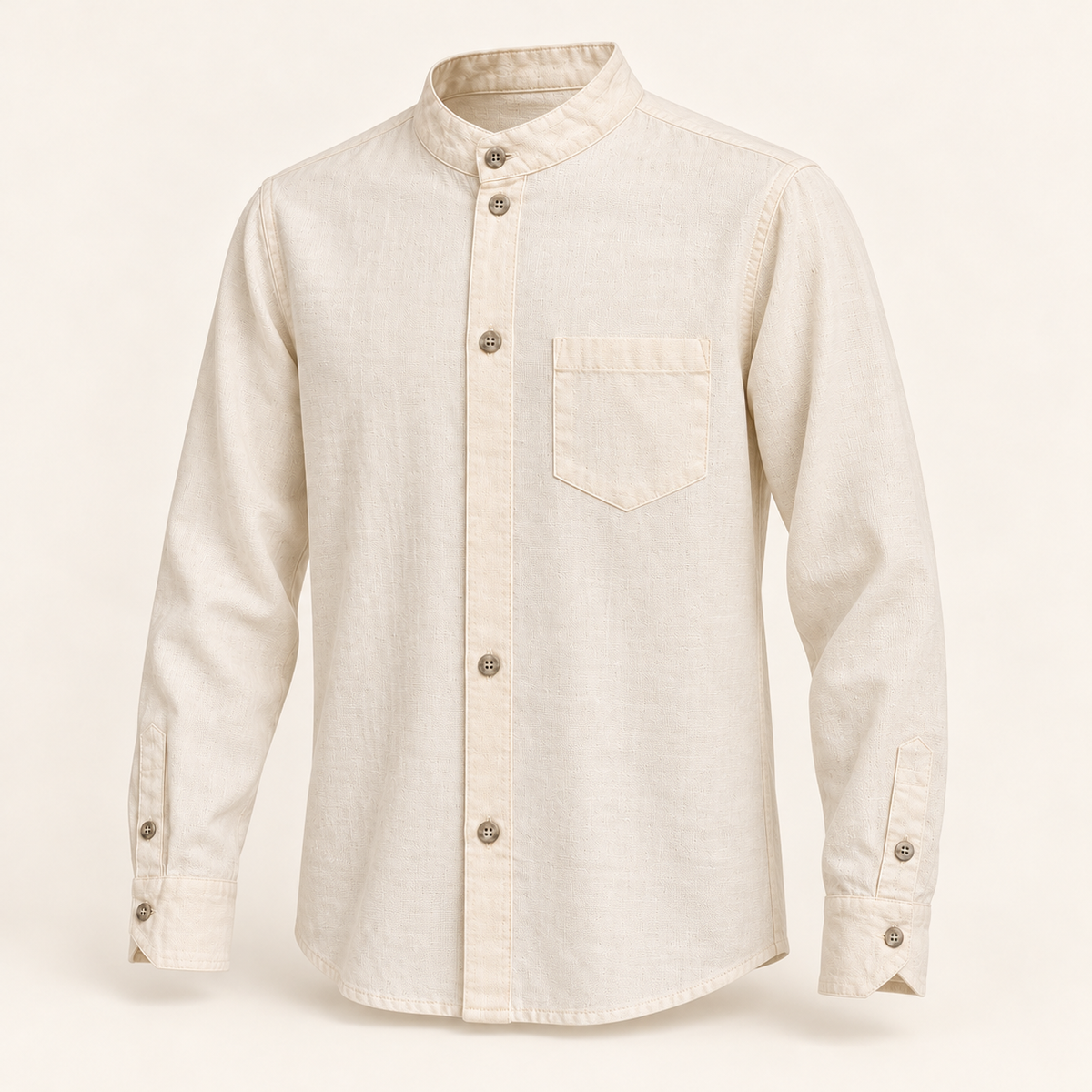 Camisa cuello mao con bolsillo, vista en ángulo