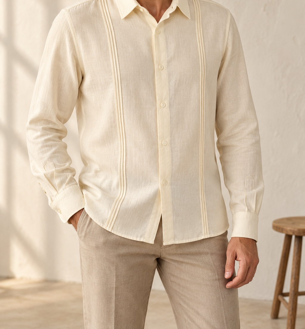 Camisa cuello italiano con alforzas en look editorial