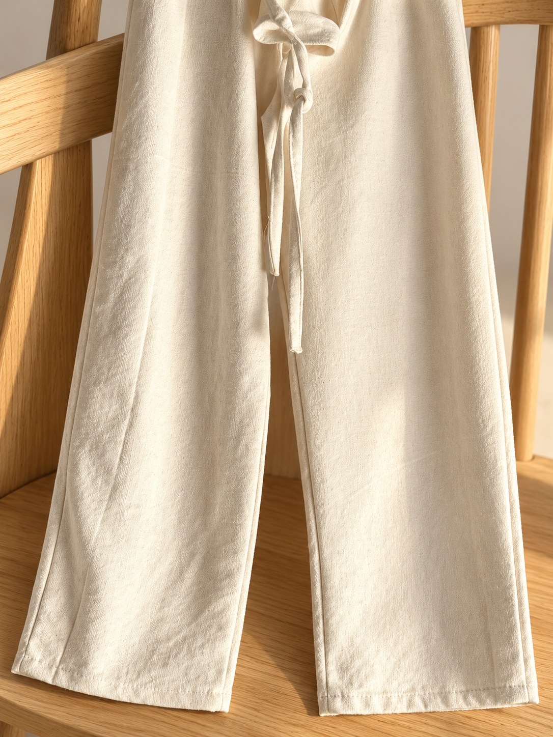 Pantalón de niño de manta con cordón: estilo de vida (imagen ilustrativa creada con IA)