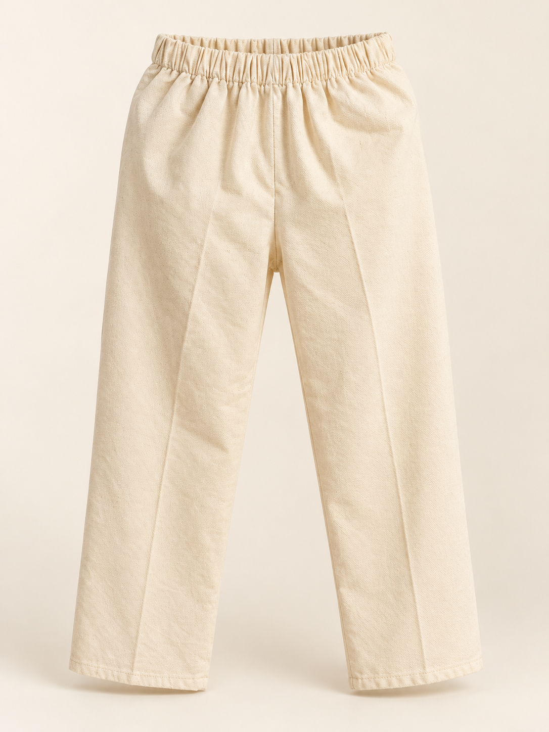 Pantalón de niño de manta liso con resorte: vista principal (imagen ilustrativa creada con IA)