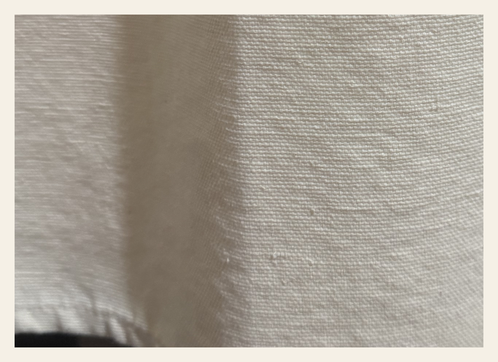 Detalle de la confección del escote