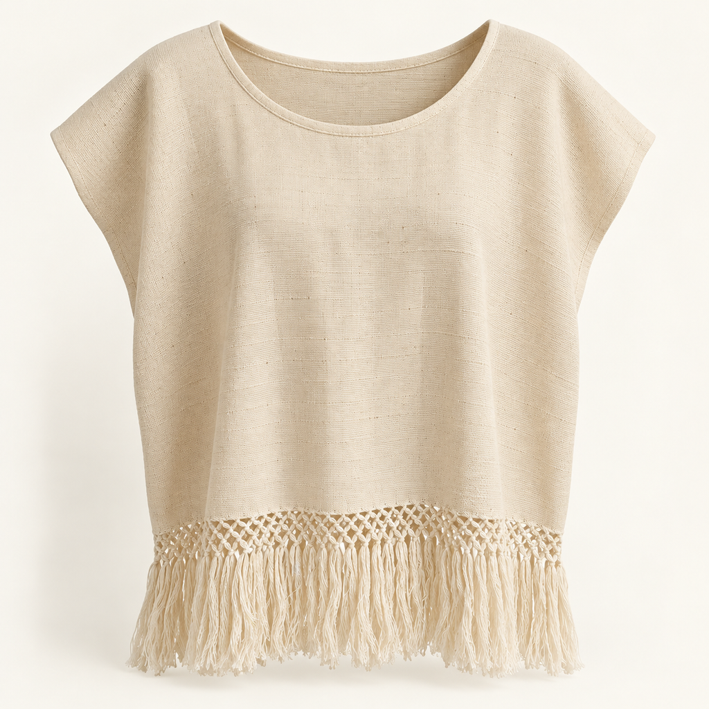Blusa de cuello abierto con calado y flecos, vista frontal