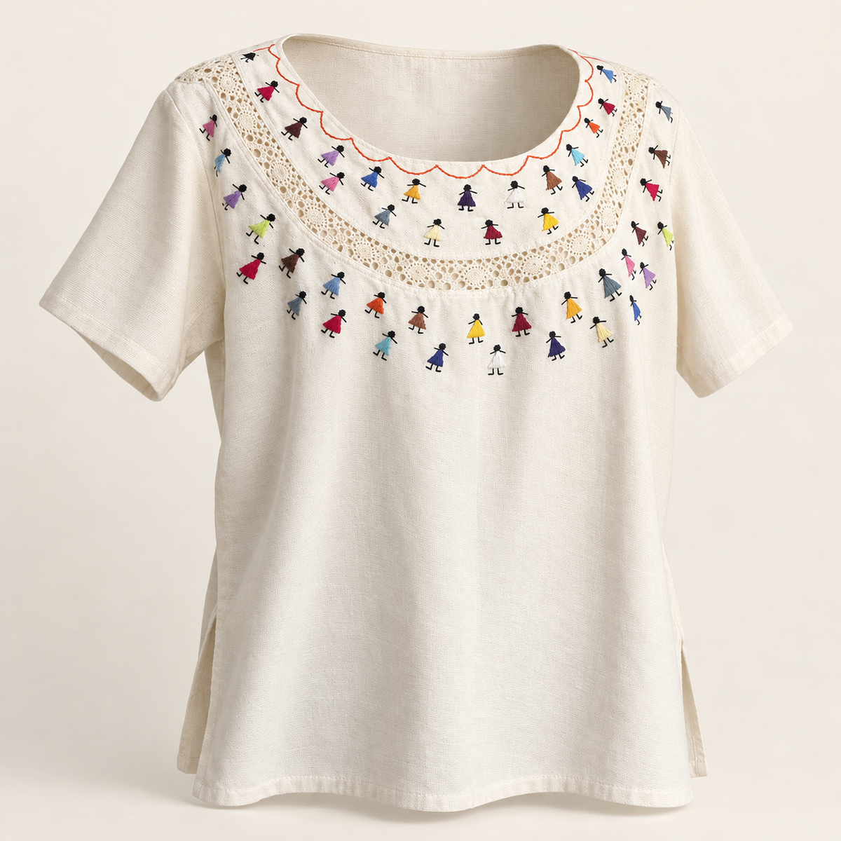 Blusa bordada Las Guarecitas, vista en ángulo