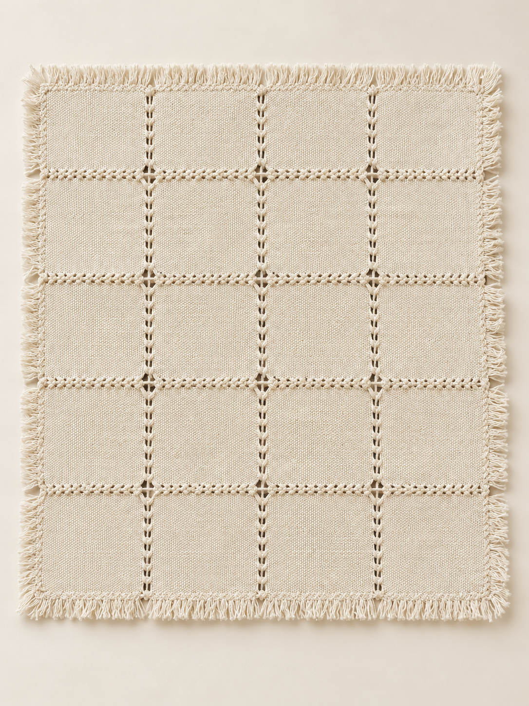 Mantel individual multideshilado 4×5: vista principal (imagen ilustrativa creada con IA)